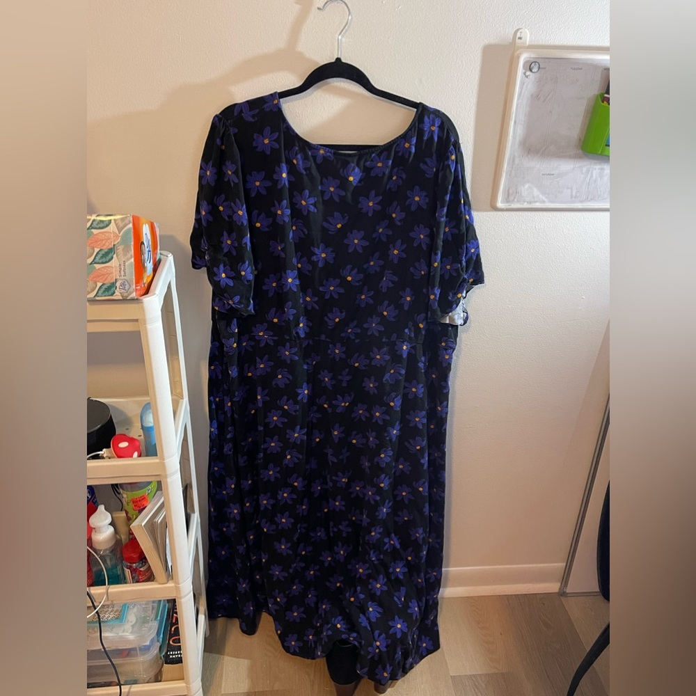 Ava & Viv Short Sleeve Faux Button-Front dress - Picture 4 of 4